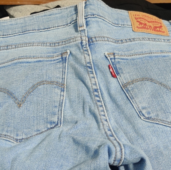 Levi's 711 Skinny Jean - Picture 6 of 7